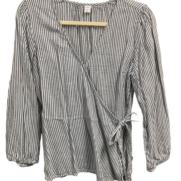 OLD NAVY White and Gray Pinstripe Long Sleeve V-Neck Blouse Tie Waist - Picture 3 of 7
